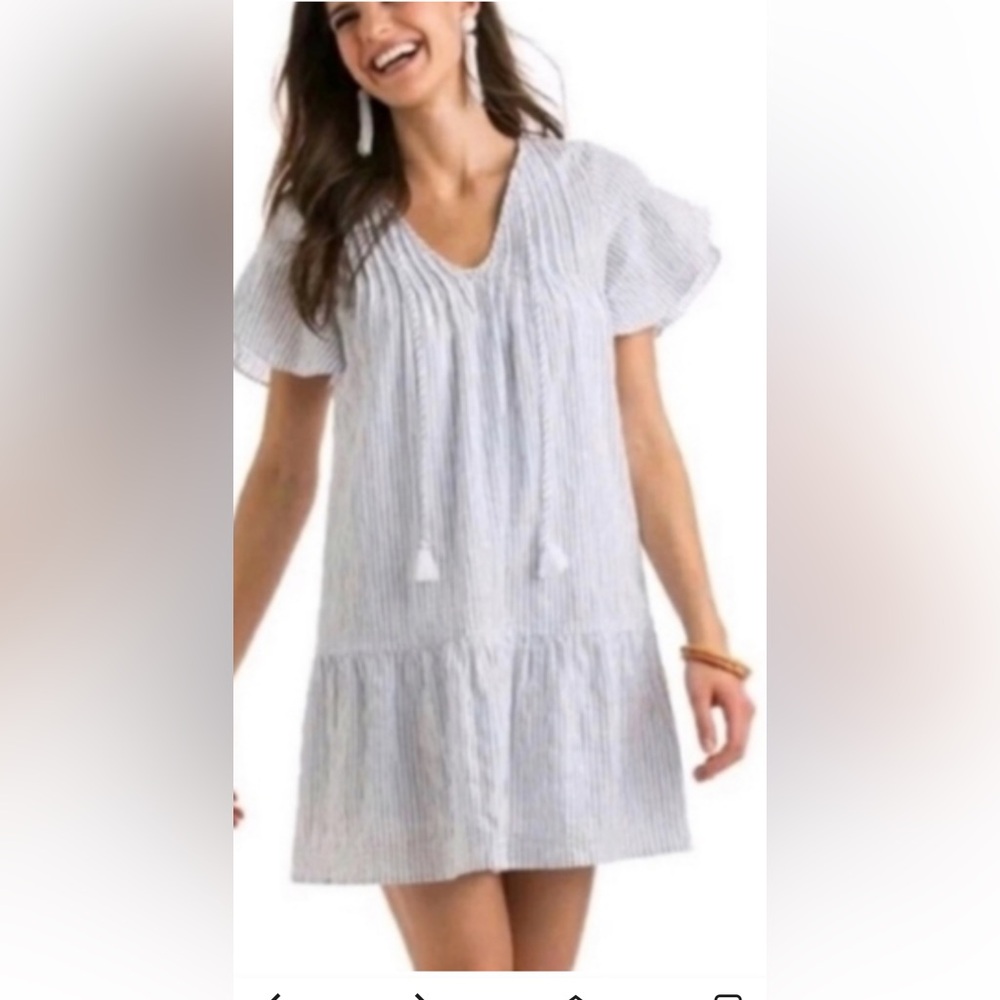 Vineyard Vines Pintucked flutter sleeve striped dress in color moonshine size 00